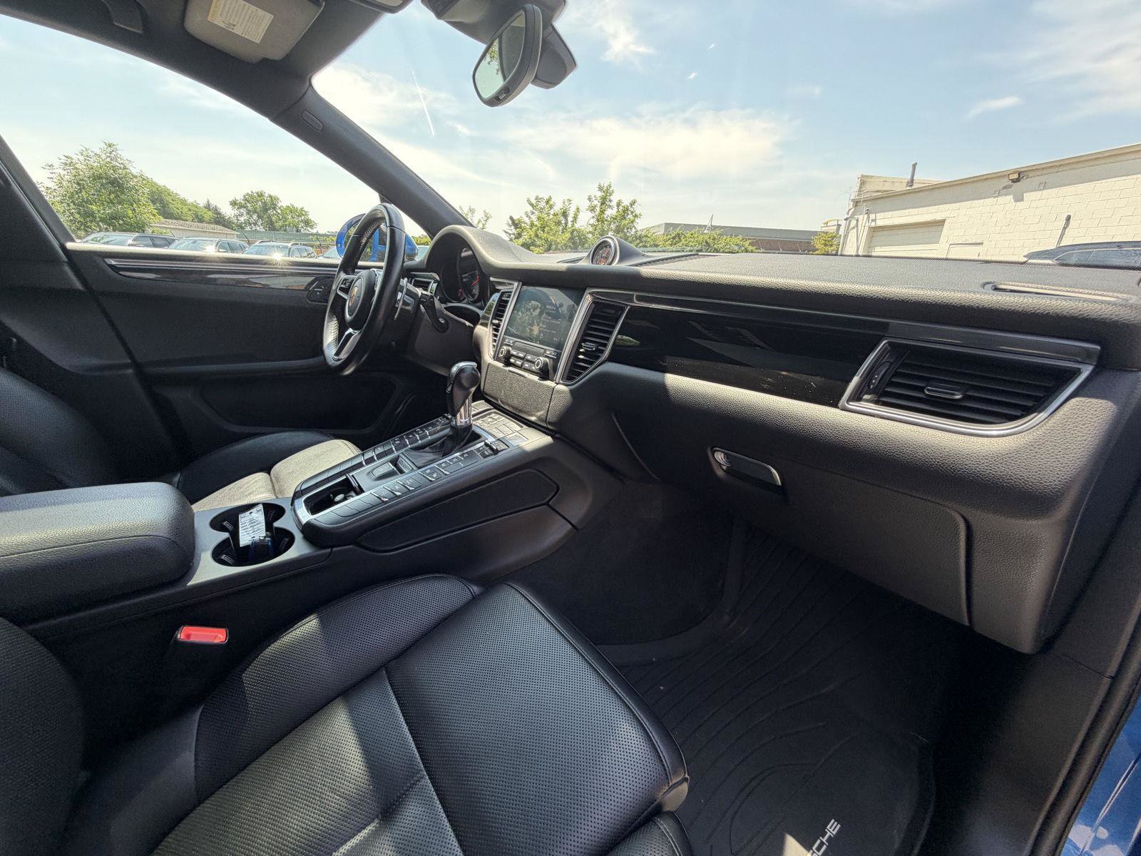 Used 2018 Porsche Macan S AWD/4WD image 32