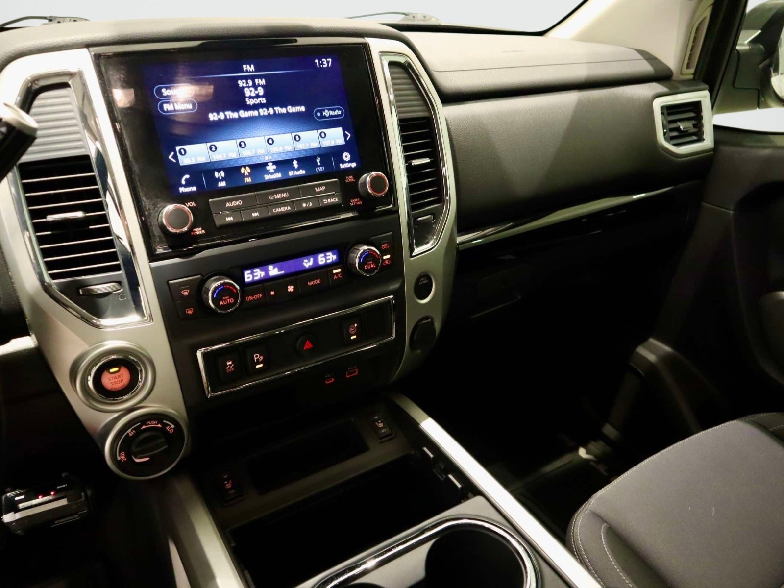 Used 2021 Nissan Titan SV w/ SV Convenience Package AWD/4WD image 24