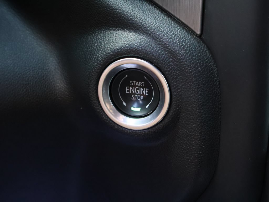Used 2022 GMC Sierra 3500 Denali AWD/4WD image 31