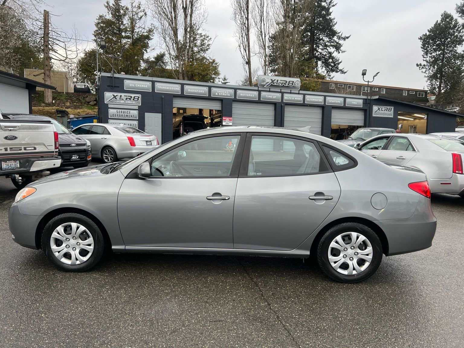 Used 2010 Hyundai Elantra GLS image 2