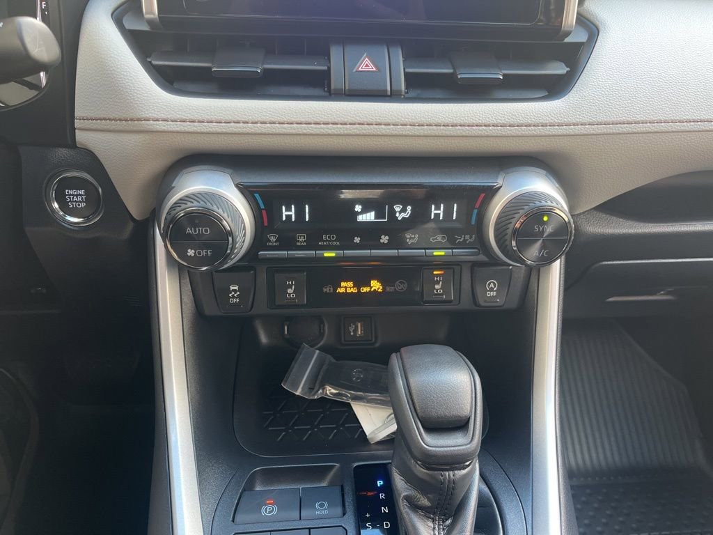 Used 2025 Toyota RAV4 XLE image 24