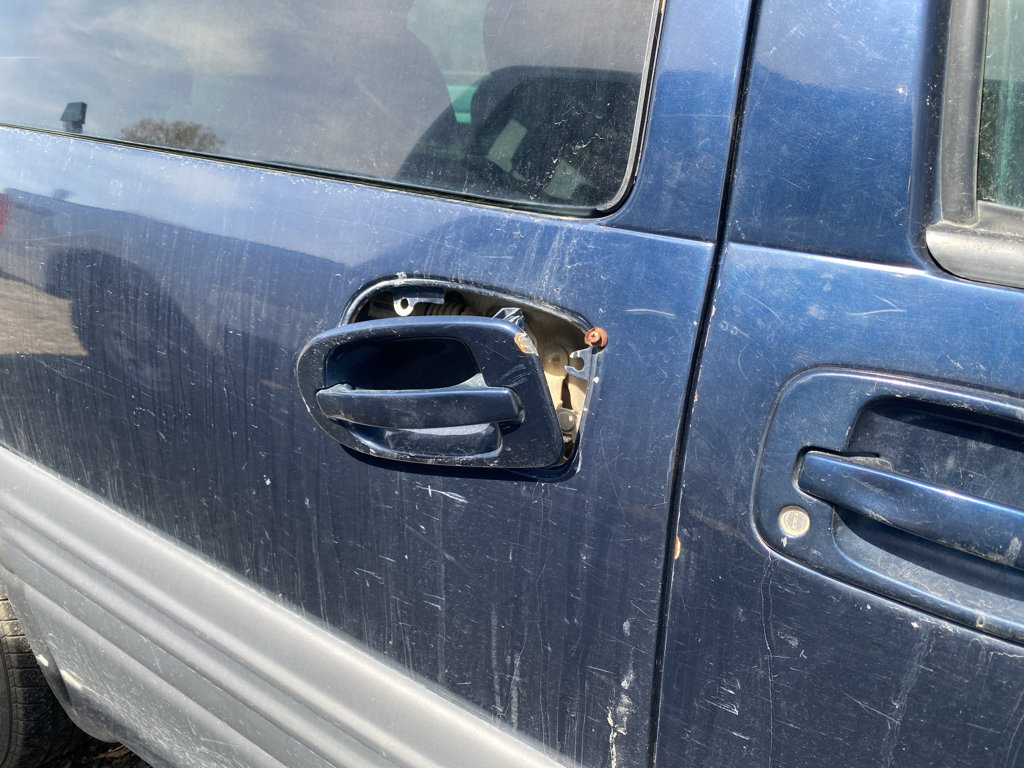 Used 2003 Pontiac Montana image 4