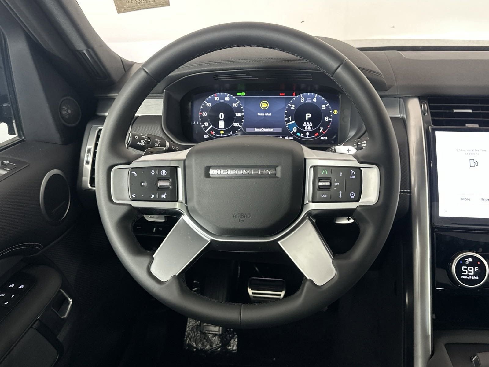 Certified 2025 Land Rover Discovery Dynamic SE AWD/4WD image 14