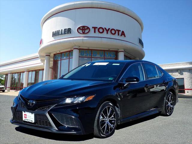 Certified 2024 Toyota Camry SE image 1