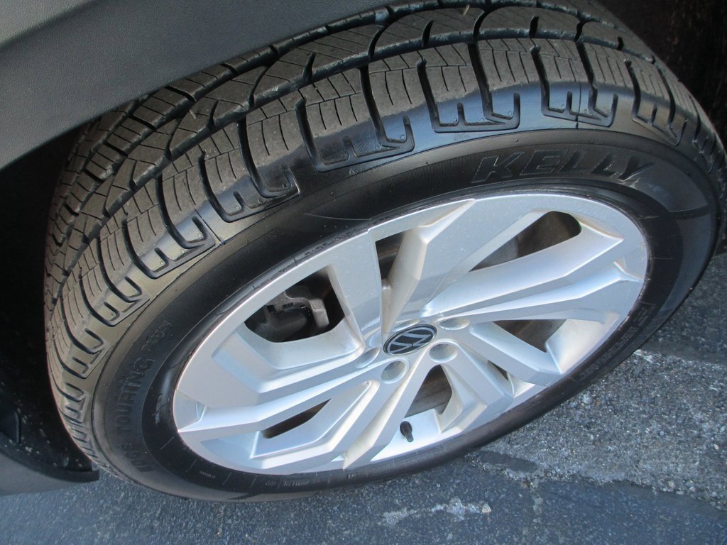 Used 2020 Volkswagen Atlas Cross Sport SEL image 12