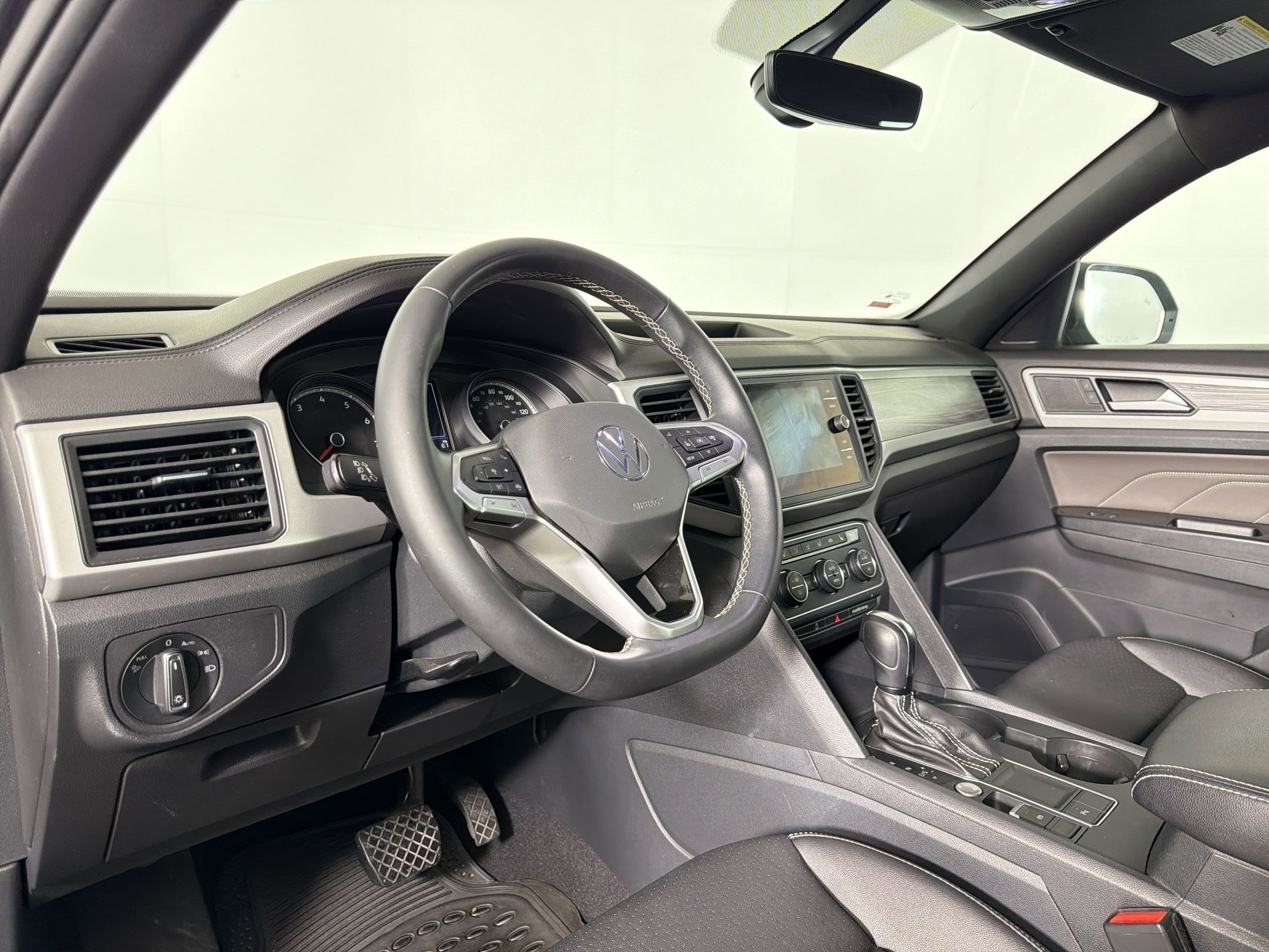 Used 2021 Volkswagen Atlas Cross Sport SE image 4