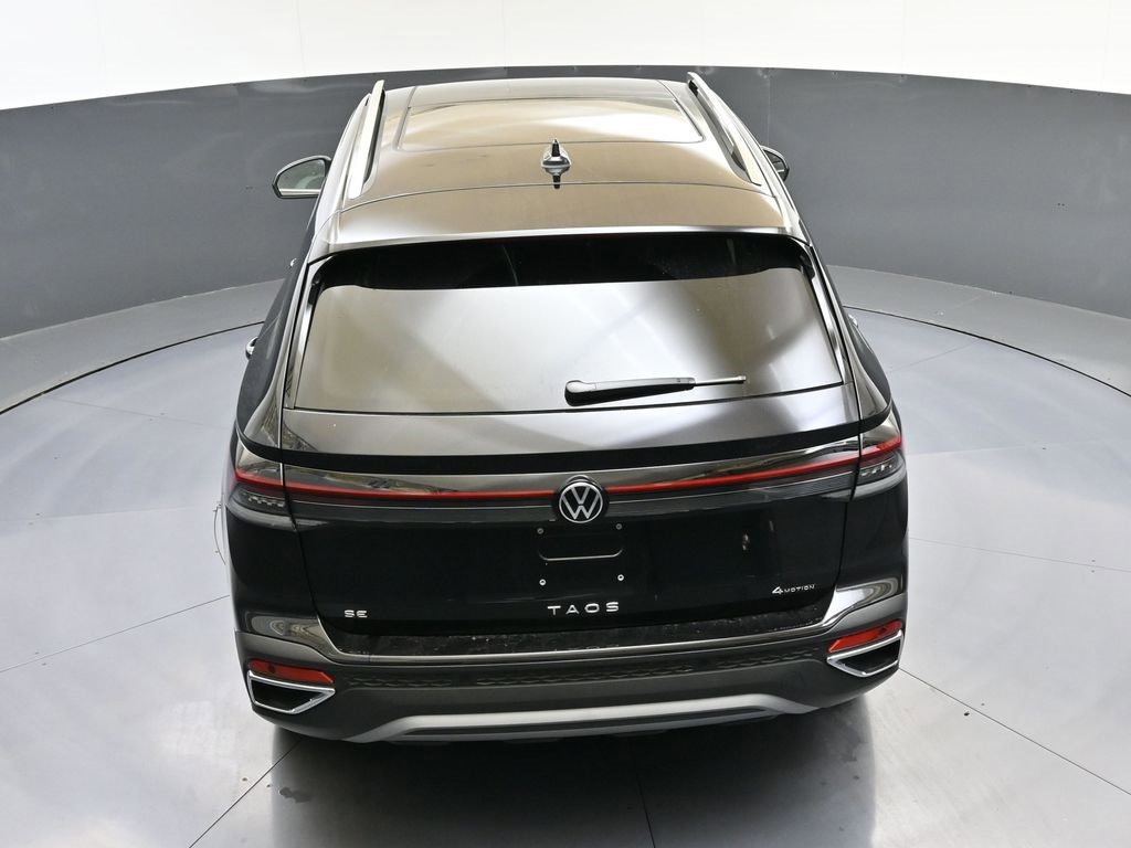 New 2025 Volkswagen Taos SE image 43