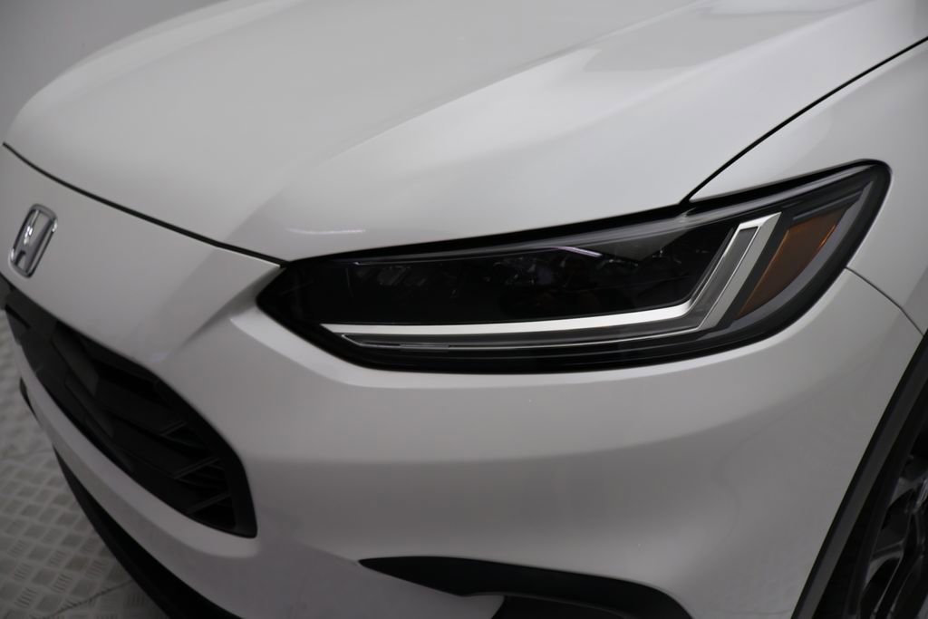 Used 2023 Honda HR-V Sport image 3
