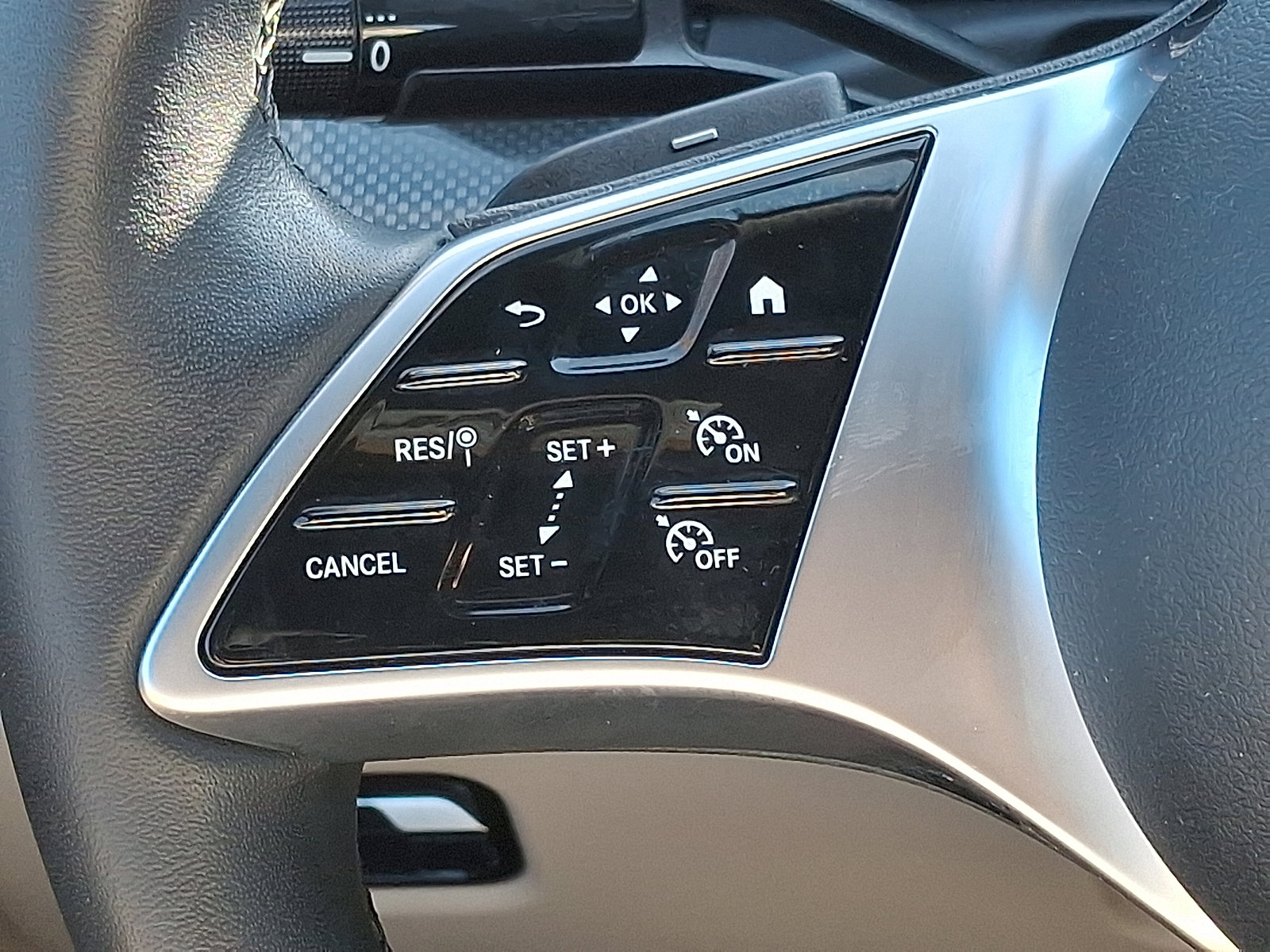 Certified 2022 Mercedes-Benz C 300 4MATIC Sedan image 22