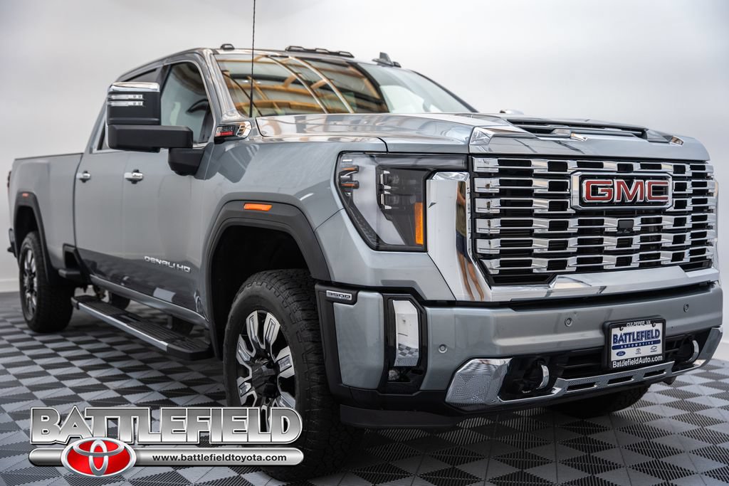 Used 2025 GMC Sierra 3500 Denali w/ Denali Reserve Package AWD/4WD image 1