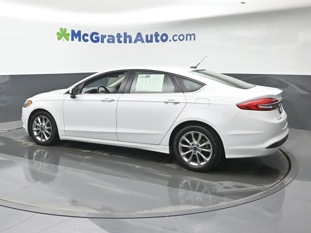 Used 2017 Ford Fusion SE w/ Fusion SE Technology Package image 24