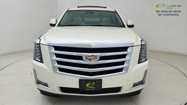 Used 2015 Cadillac Escalade Luxury RWD image 2