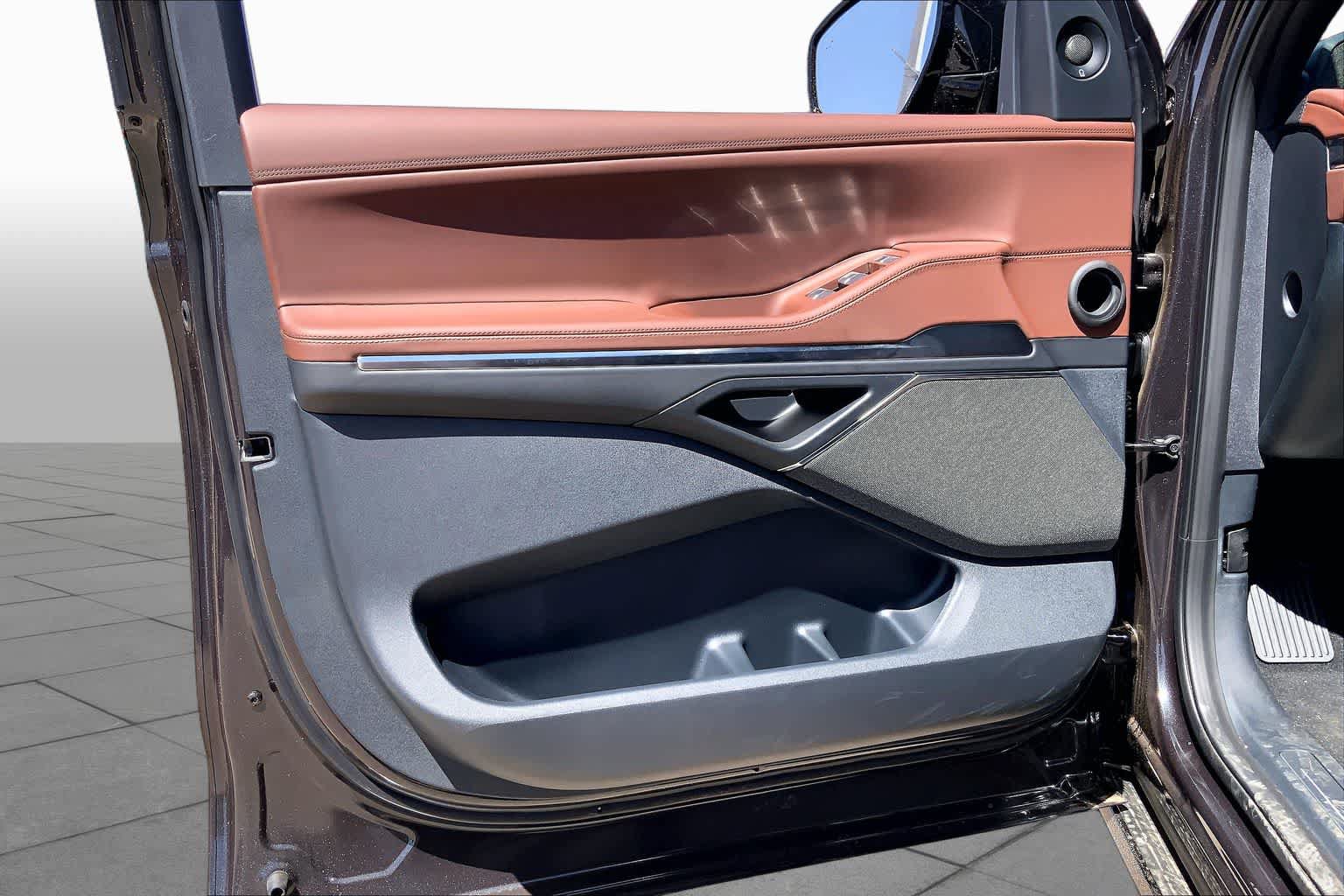 New 2026 Lincoln Navigator Reserve AWD/4WD image 10