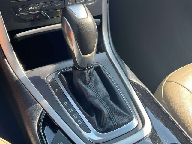 Used 2015 Ford Edge SEL w/ Equipment Group 201A AWD/4WD image 32