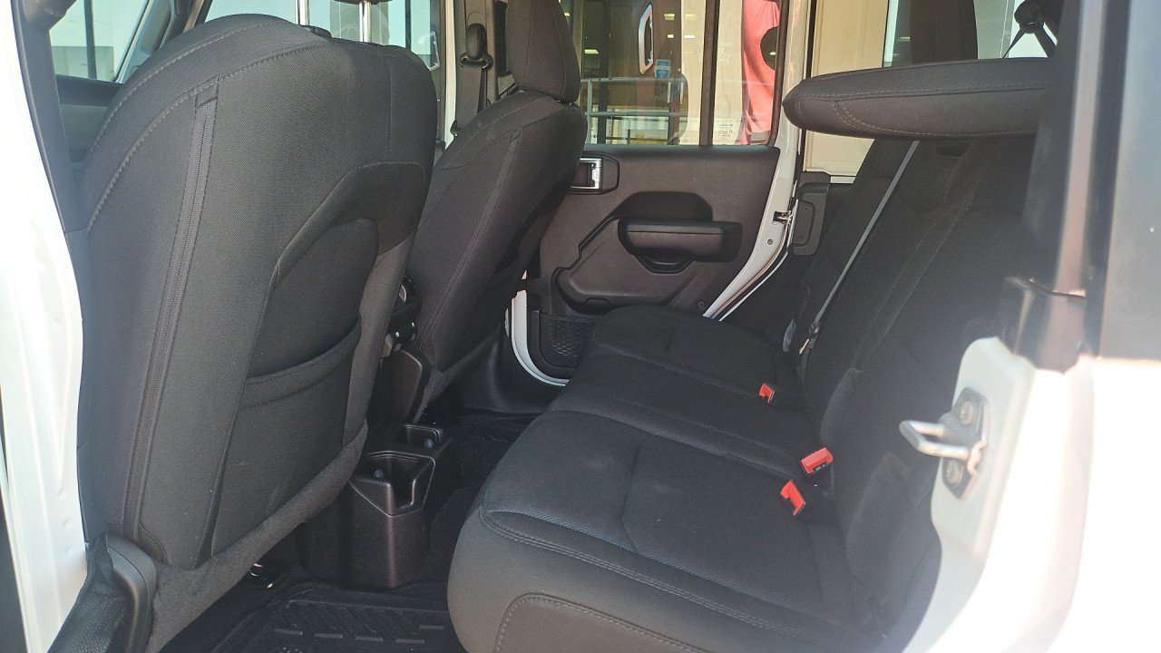 Used 2022 Jeep Wrangler Unlimited Sport AWD/4WD image 12