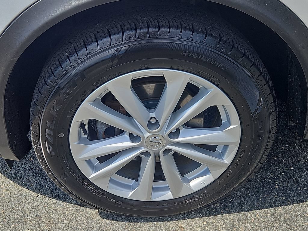 Used 2017 Nissan Rogue Sport SV AWD/4WD image 7