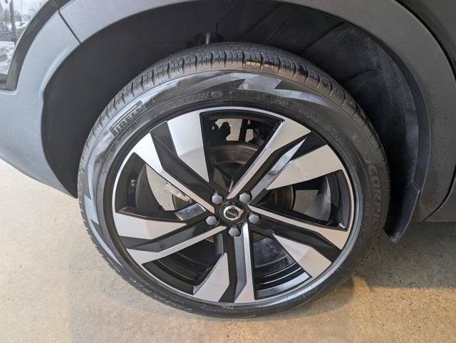 Used 2023 Volvo XC40 B5 Plus w/ Driver Assist Package image 8