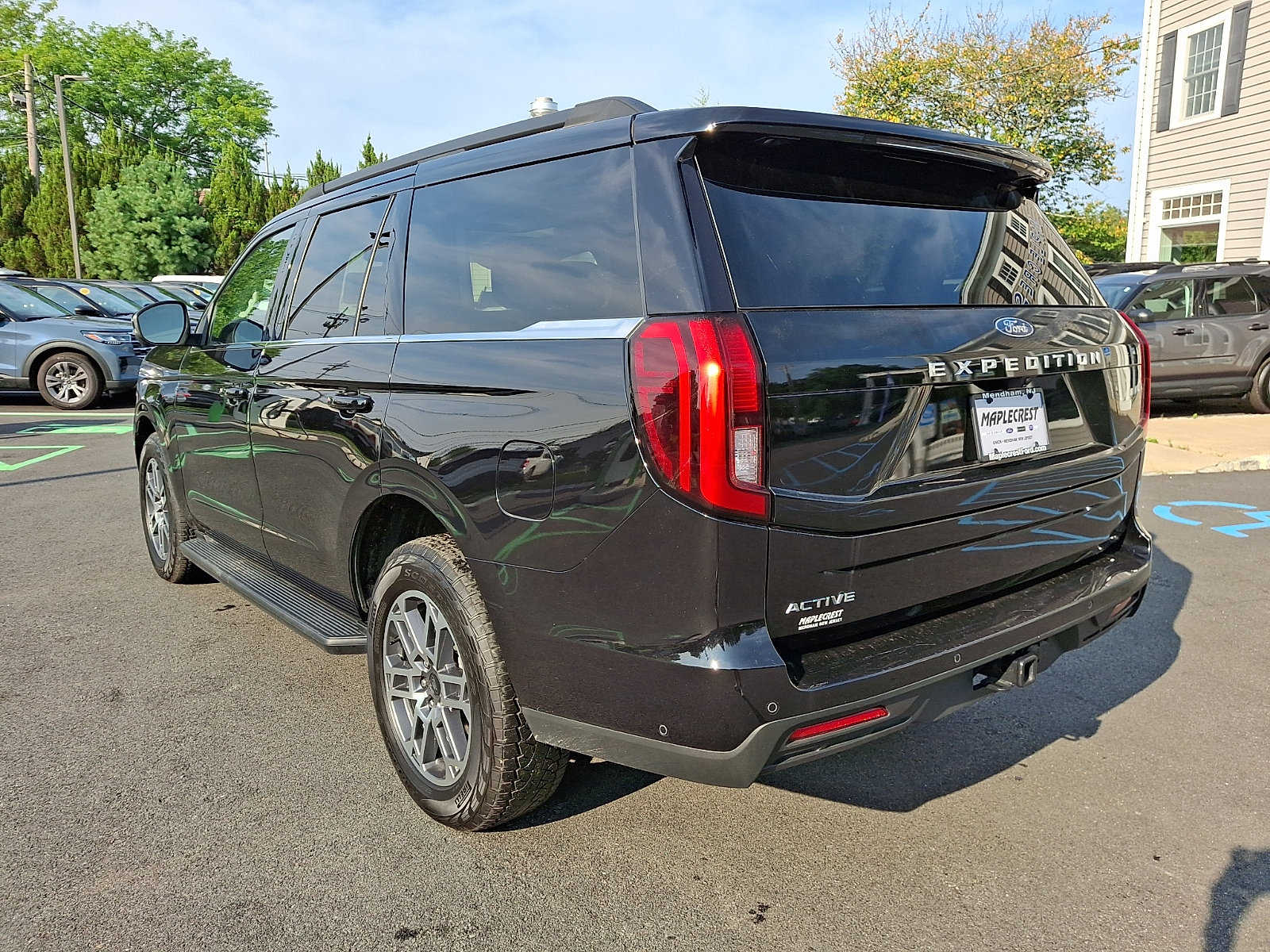 Used 2025 Ford Expedition Active AWD/4WD image 7