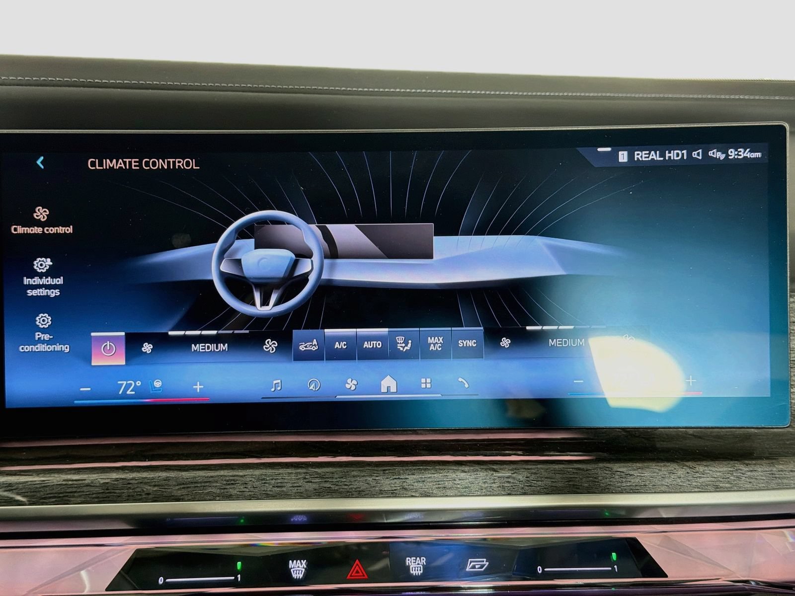 Certified 2024 BMW i7 eDrive50 w/ Executive Package RWD image 16