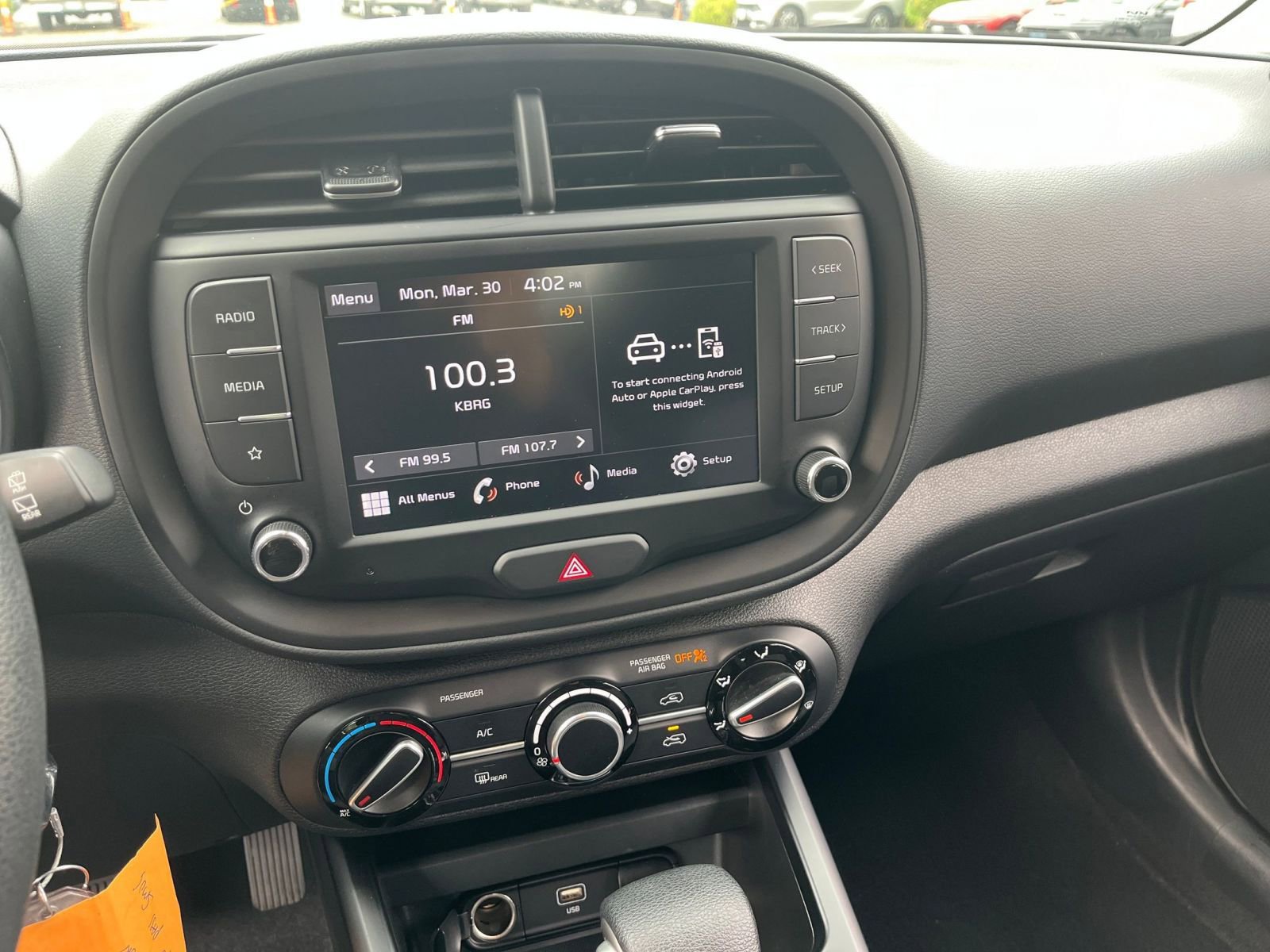 Used 2025 Kia Soul LX w/ LX Technology Package image 17