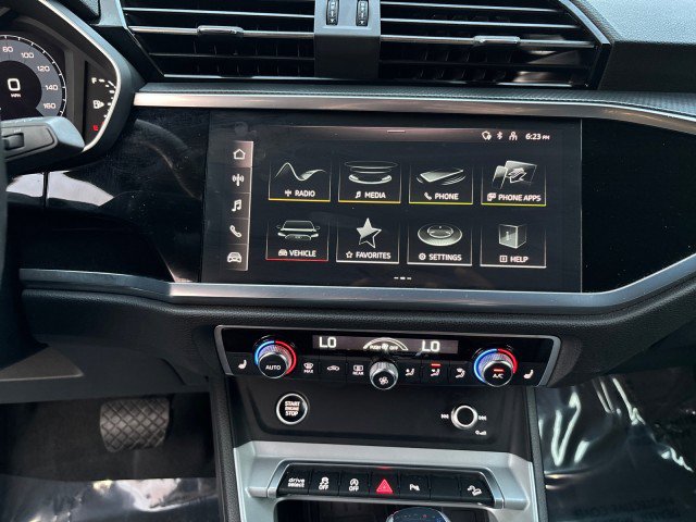 Used 2024 Audi Q3 2.0T Premium image 19