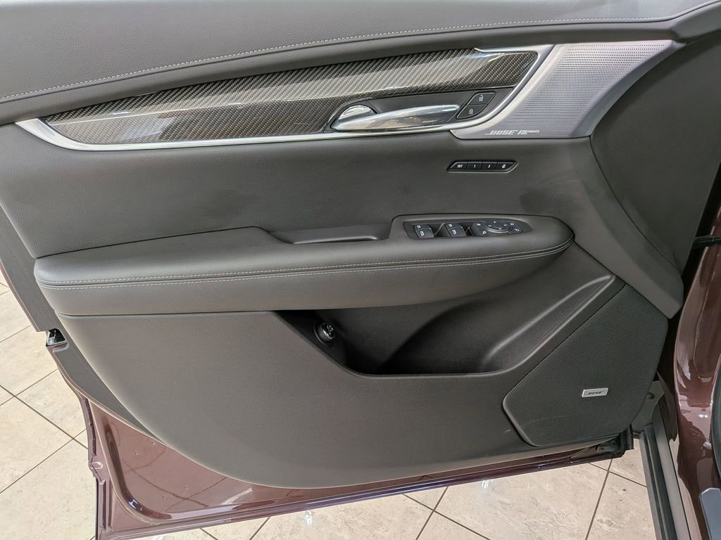Used 2023 Cadillac XT6 Sport w/ Technology Package image 15
