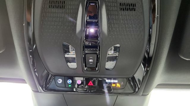 Used 2025 Cadillac Lyriq Luxury AWD/4WD image 71