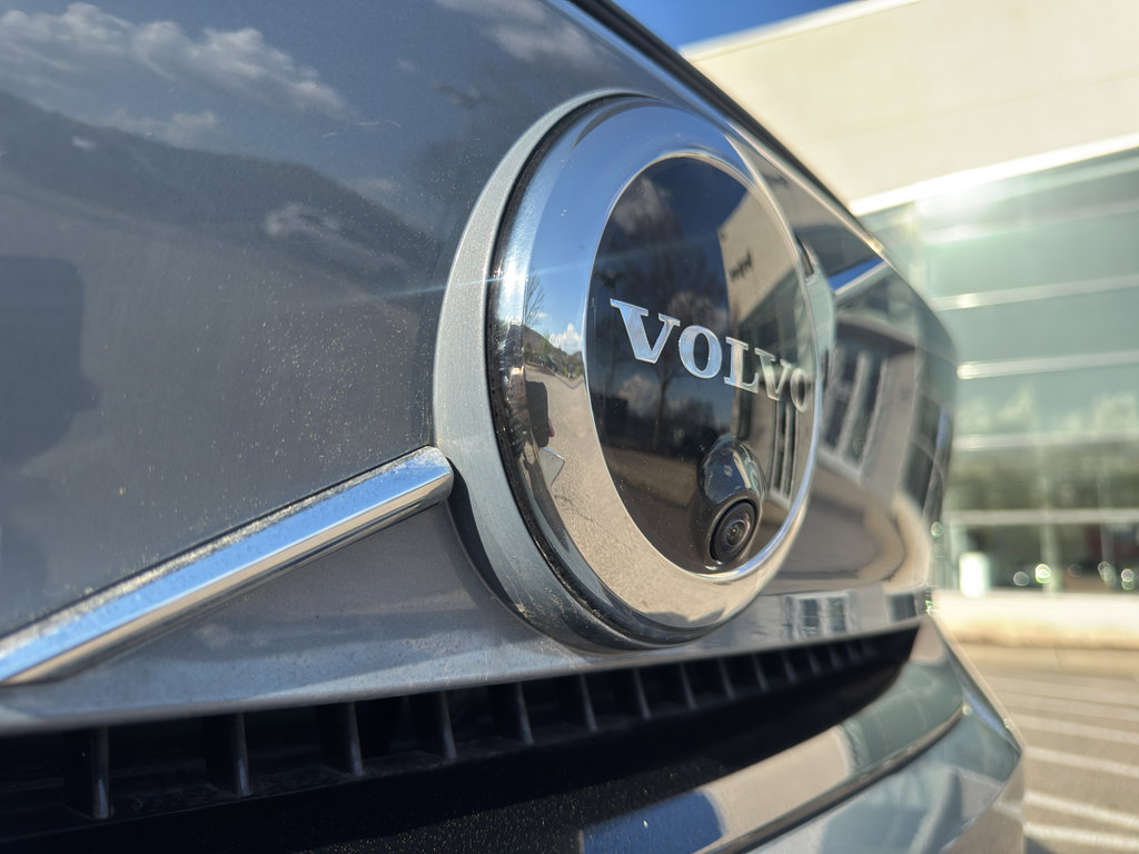 Used 2023 Volvo C40 P8 Recharge Ultimate w/ Protection Package Premier image 2