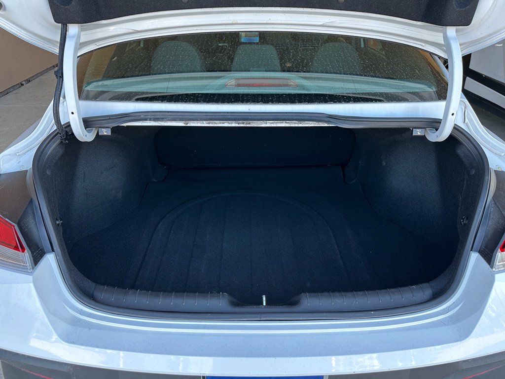 Used 2025 Hyundai Elantra SE image 27