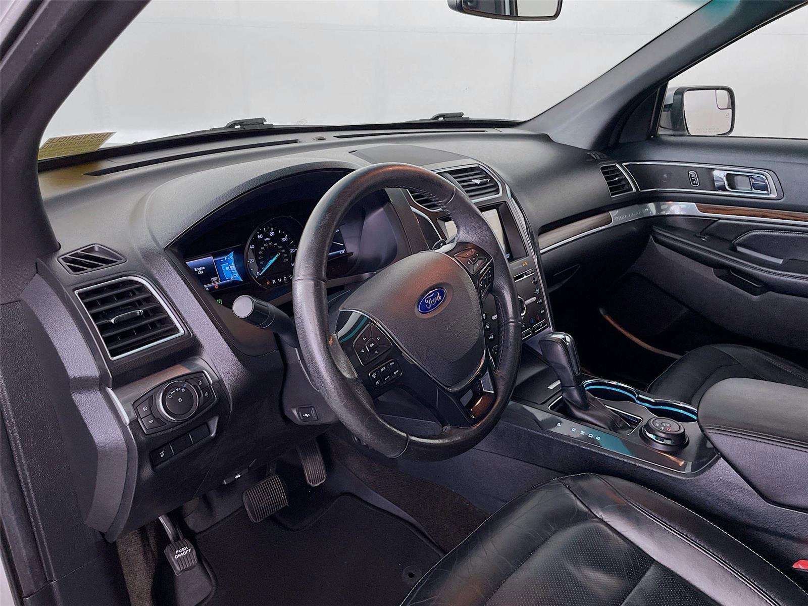 Used 2016 Ford Explorer Limited image 12