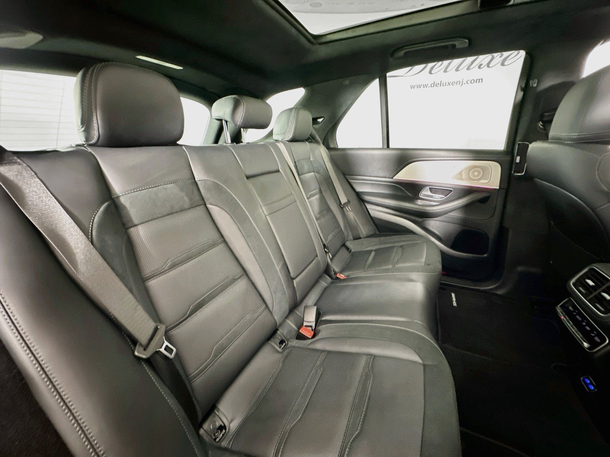 Used 2025 Mercedes-Benz GLE 53 AMG 4MATIC image 29