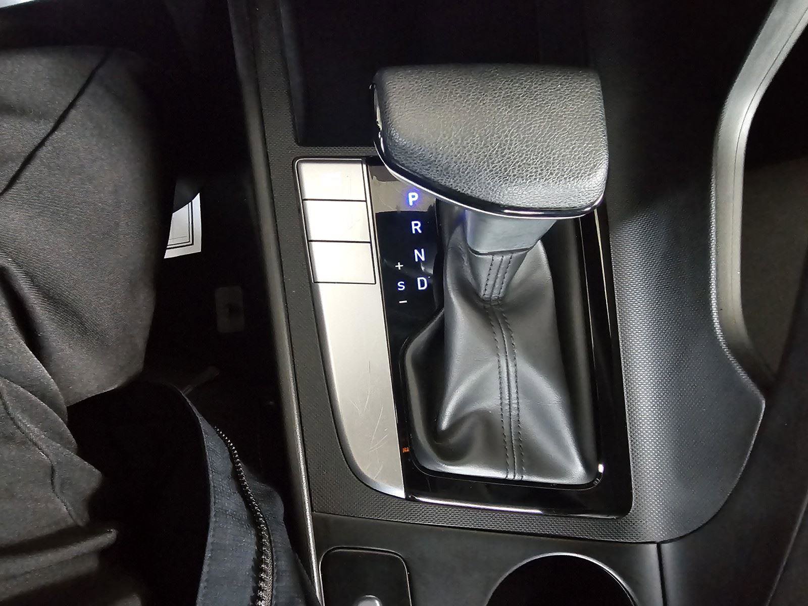 Used 2024 Hyundai Elantra SEL image 34