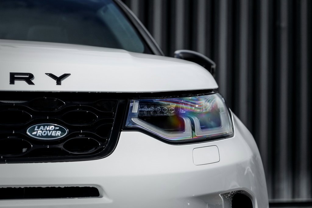 New 2025 Land Rover Discovery Sport Dynamic SE image 6