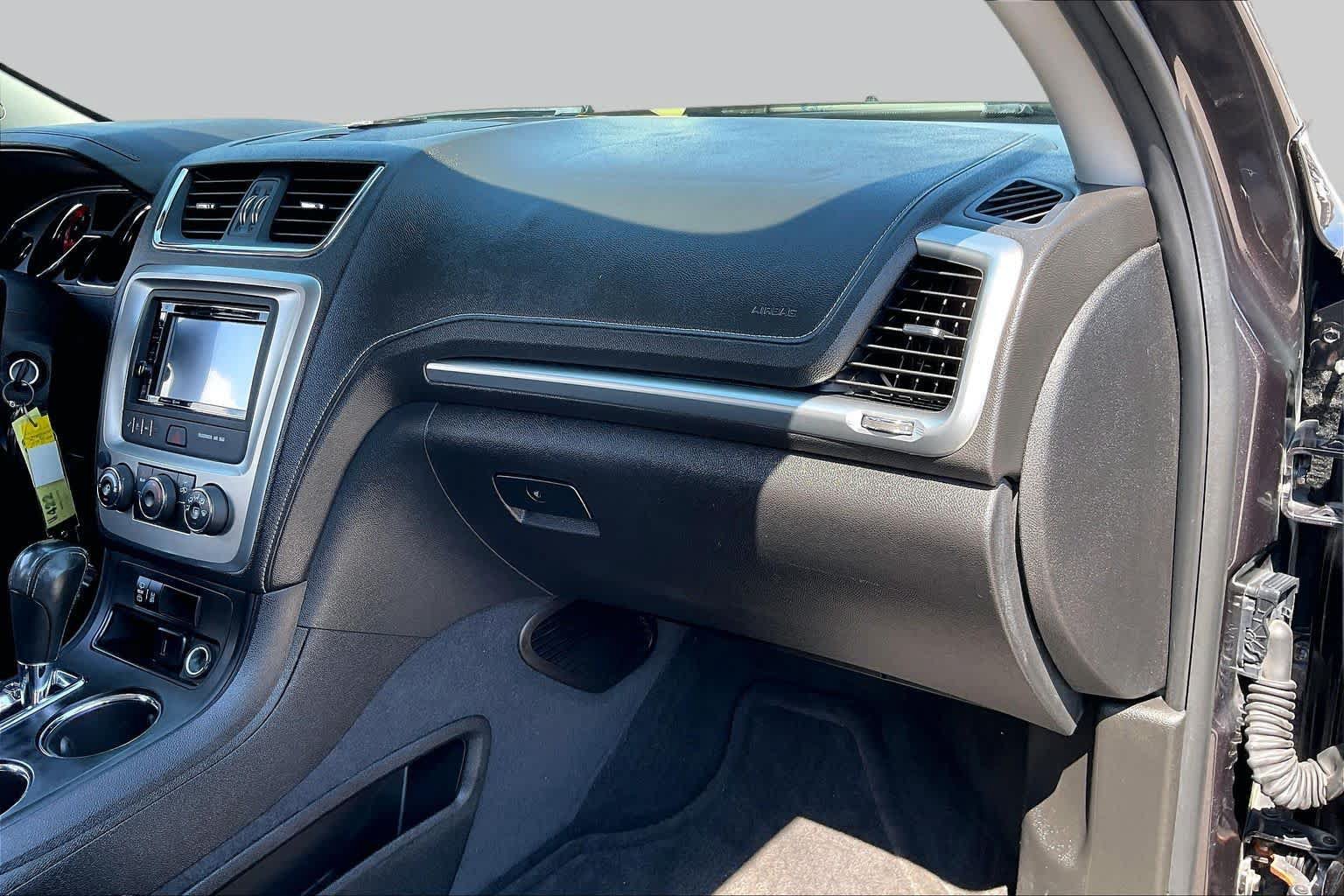 Used 2016 GMC Acadia SLE FWD image 18