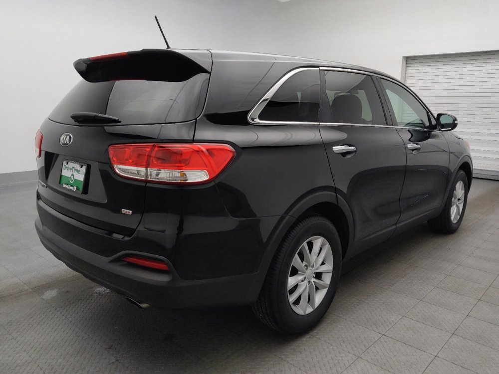Used 2017 Kia Sorento L image 9