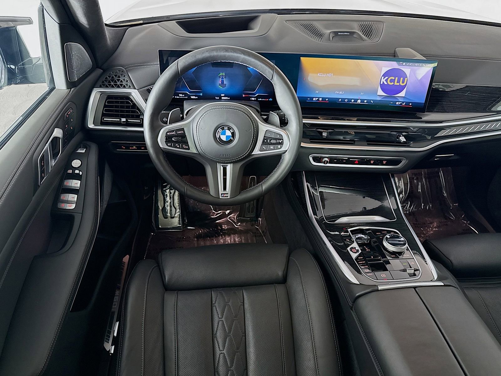 Used 2025 BMW X7 M60i image 24