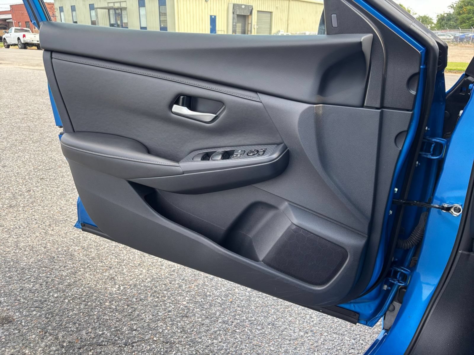 Used 2025 Nissan Sentra SV FWD image 15
