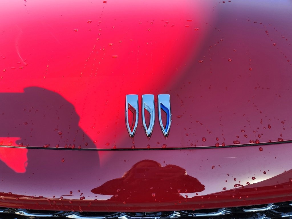 New 2026 Buick Envision Avenir image 10