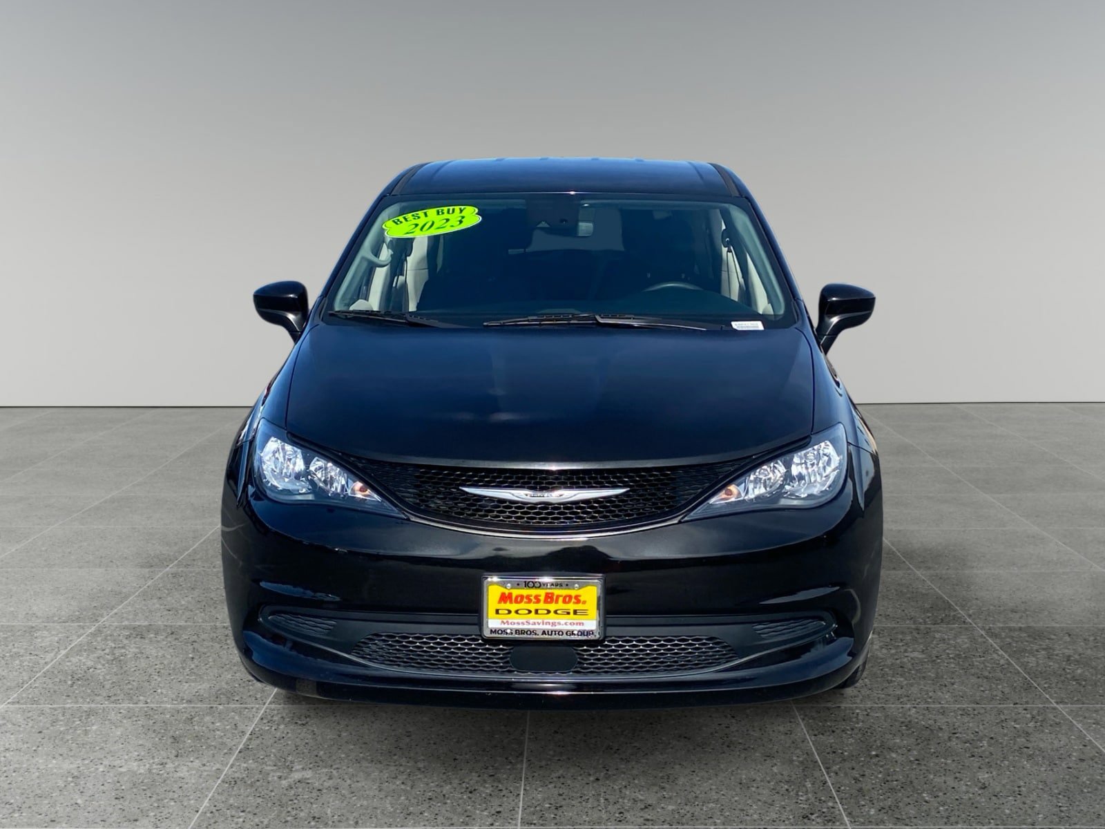Used 2023 Chrysler Voyager LX image 8