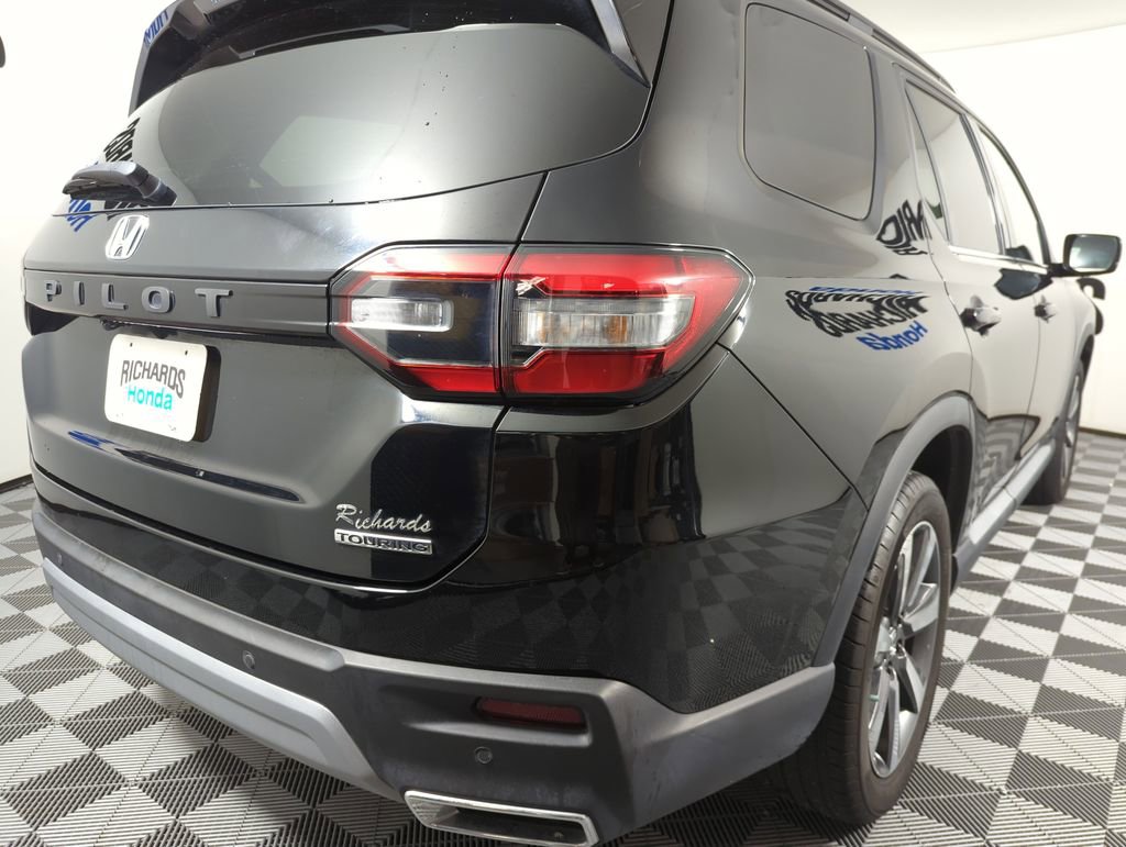 Certified 2024 Honda Pilot Touring image 6