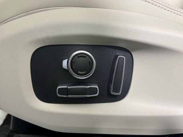 New 2026 Jaguar F-PACE R-Dynamic S image 30