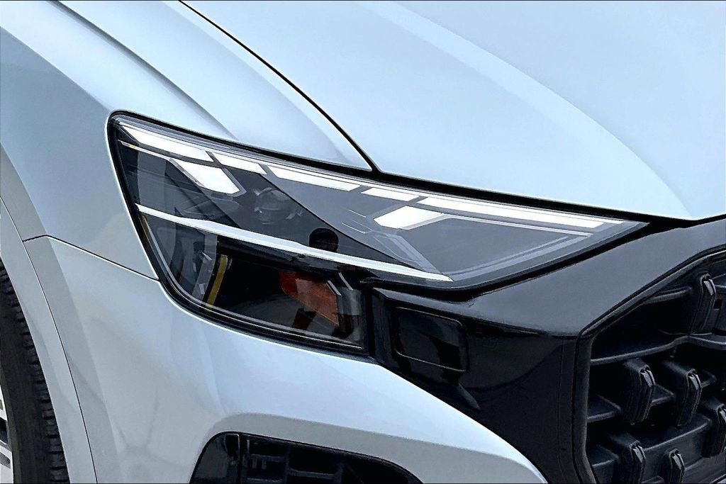 Used 2025 Audi Q8 Premium Plus w/ Premium Plus Package image 12