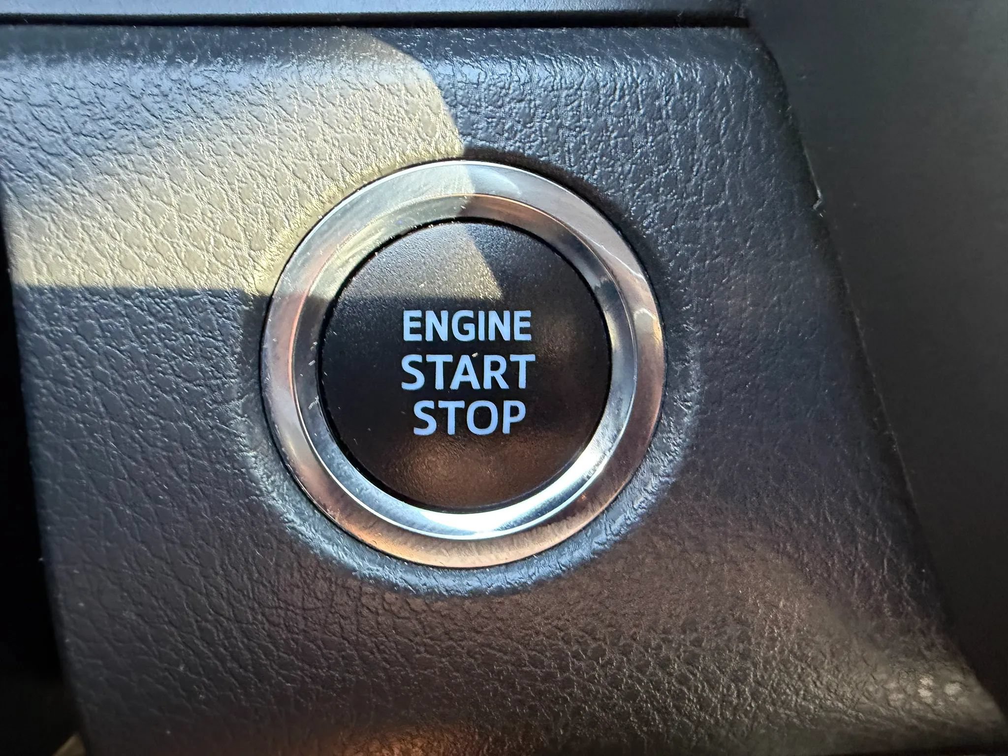 Used 2020 Toyota Camry SE w/ Convenience Package FWD image 35