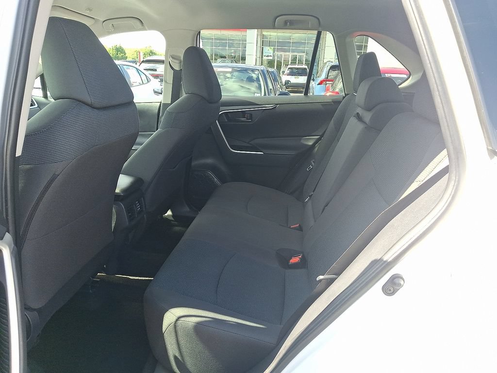 Used 2025 Toyota RAV4 LE AWD/4WD image 10