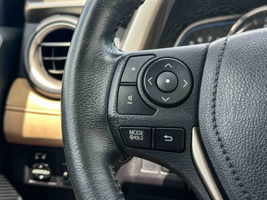 Used 2014 Toyota RAV4 Limited w/ Technology Package FWD image 29