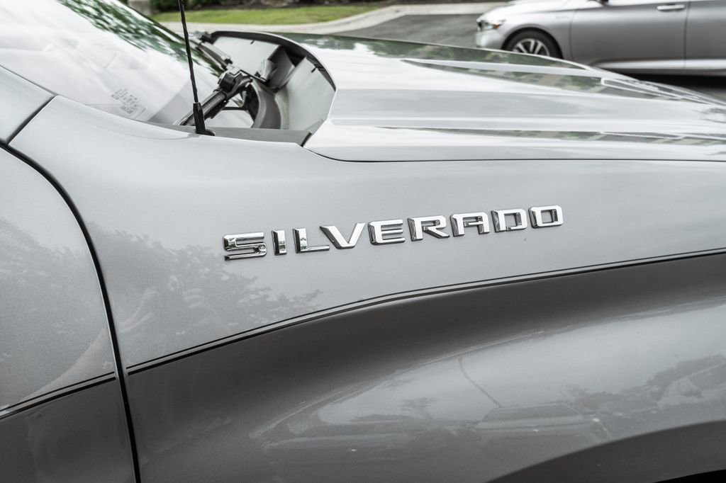 Used 2025 Chevrolet Silverado 1500 W/T RWD image 4