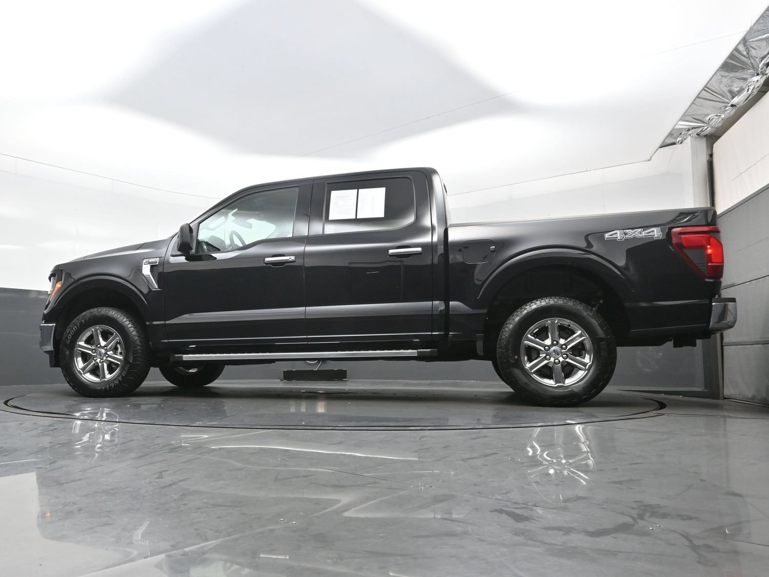 Used 2025 Ford F150 XLT w/ Equipment Group 301A Standard AWD/4WD image 26