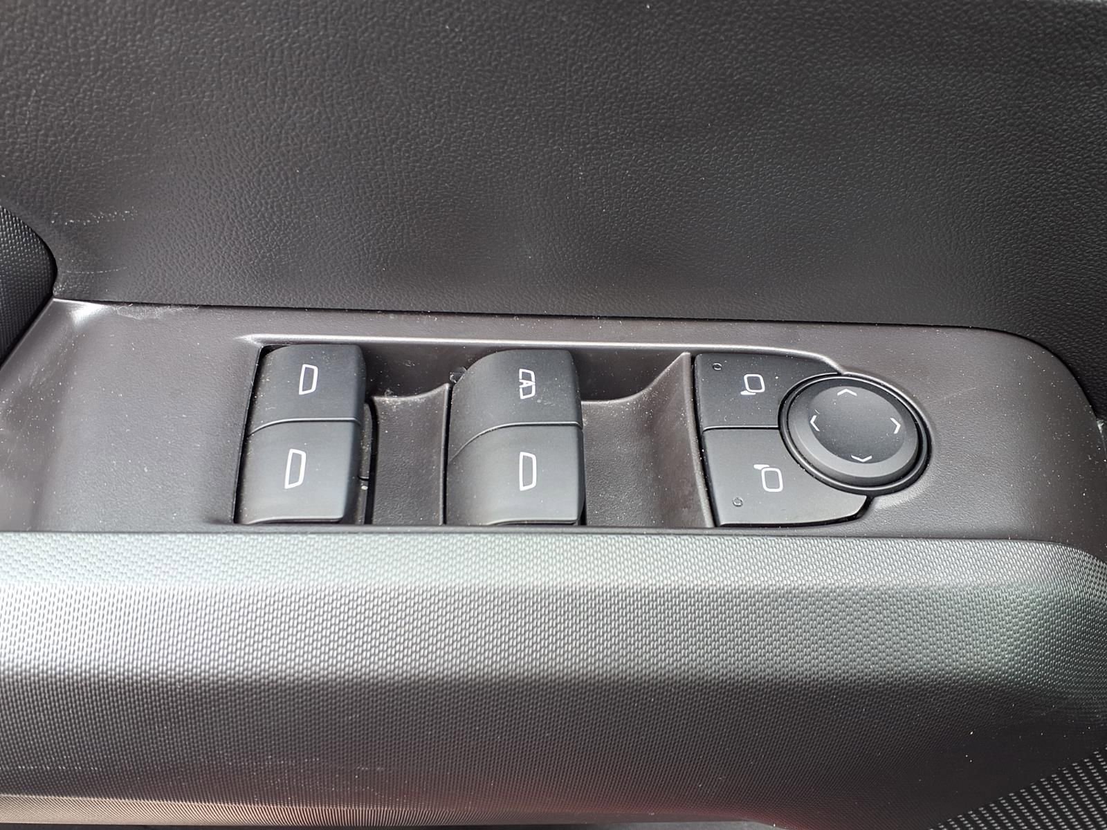 Used 2025 Chevrolet Colorado Trail Boss w/ Off-Road Front Bumper Package image 8