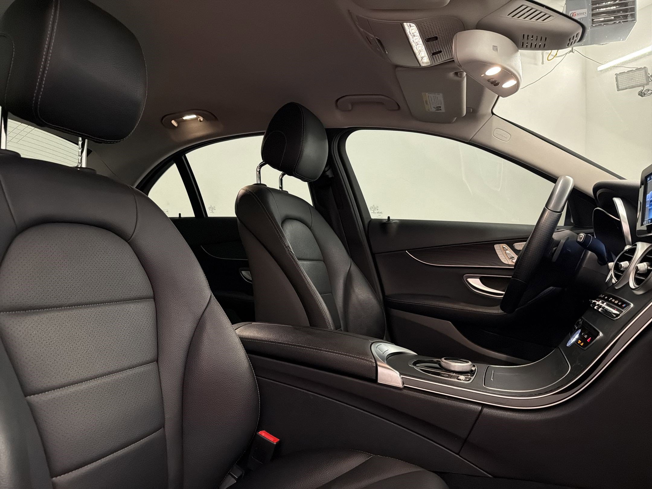 Used 2017 Mercedes-Benz C 300 Sedan image 28