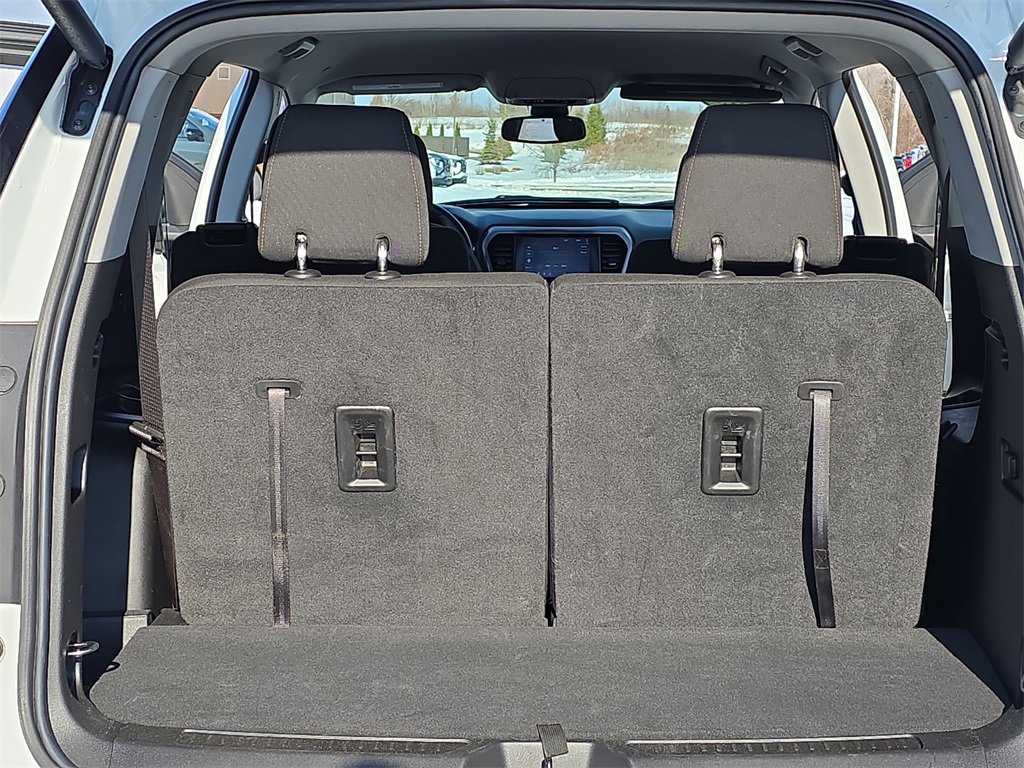 Used 2023 GMC Acadia AT4 image 13